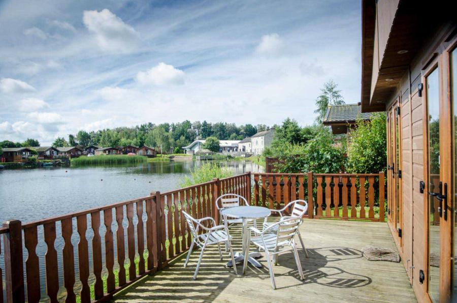 lodges overooking the lakes at South Lakeland Leisure Village