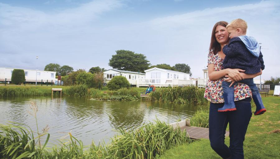 cravan site with fishing lakes in lincolnshire at Sunnydale Holiday Park