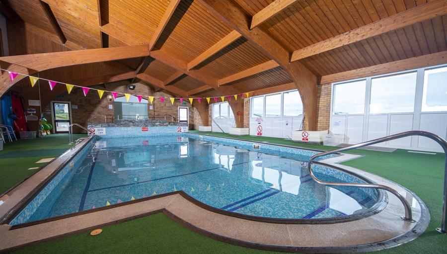 the indoor swimming pool at Grannie's Heilan Hame Park