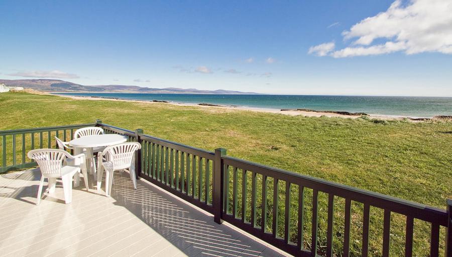 Scoaltand caravans with sea views, holidays by the beach