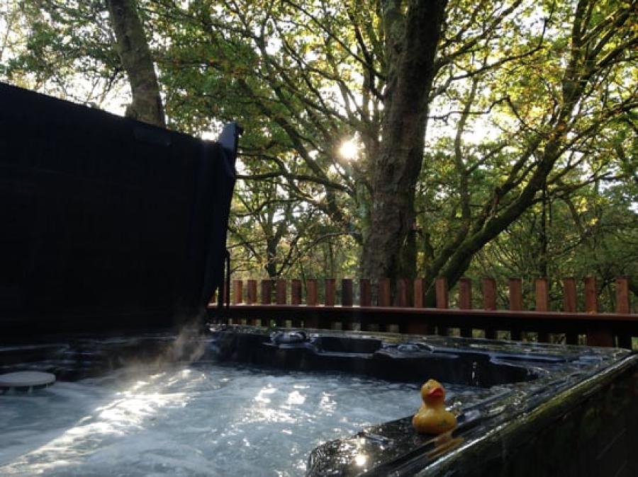 holiday lodges with hot tubs in Wales