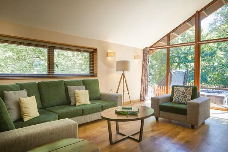the lounge in a lodge at Beddgelert lodge park