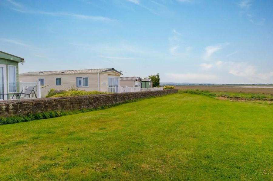 caravans by the beach in lancashire