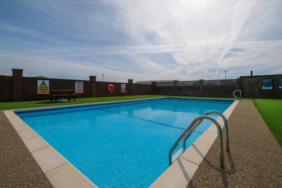 the outdoor swimming pool at Cockerham Sands Holiday Park