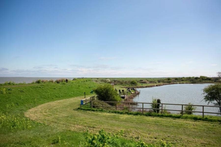 fishing holiday park by the beach in Kent