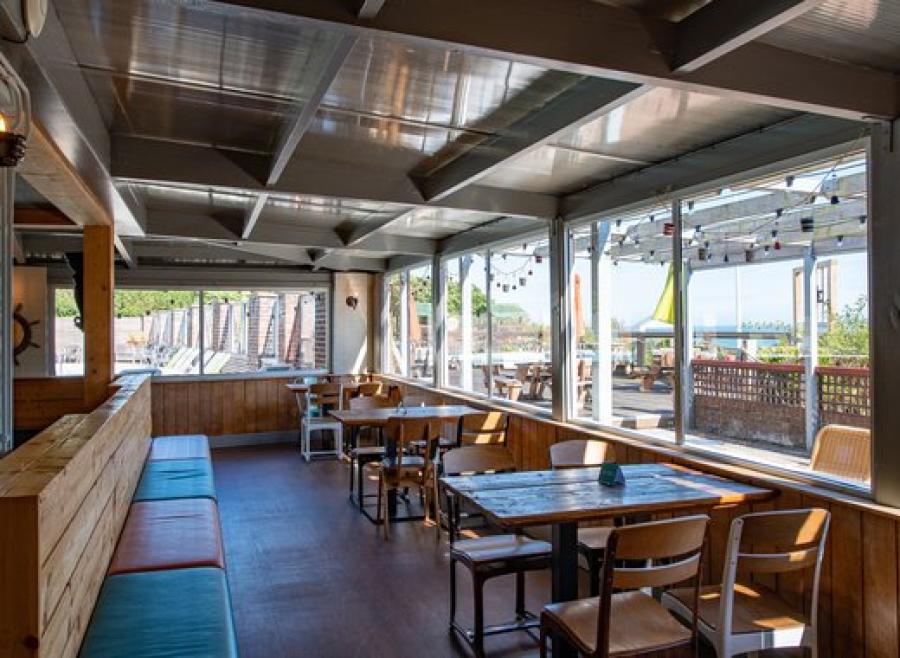 the restaurant at Whitecliff Bay Holiday Park