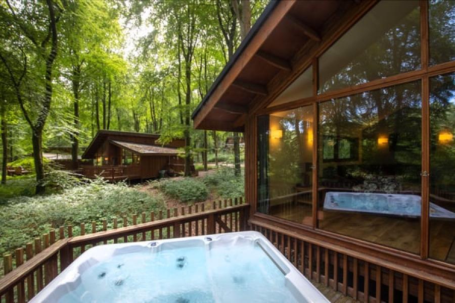 luxury lodges with hot tubs in Winchester, Hampshire at Blackwood Forest
