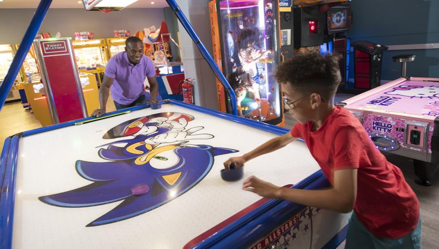 the amusement arcade at Regent Bay Holiday Park