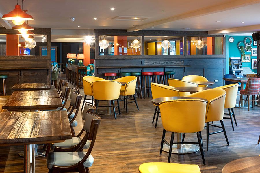 the bar and restaurant at Silver Sands Holiday Park