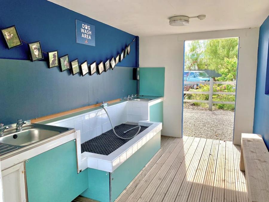 the dog cleaning station at Pentire Holiday Park