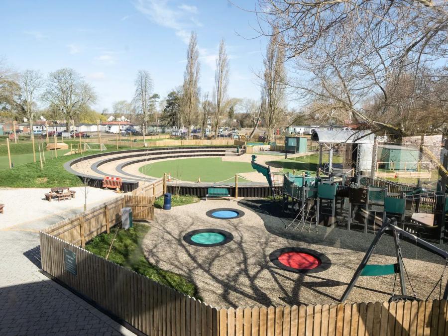 outdoor play area and stage at Billing Aquadrome