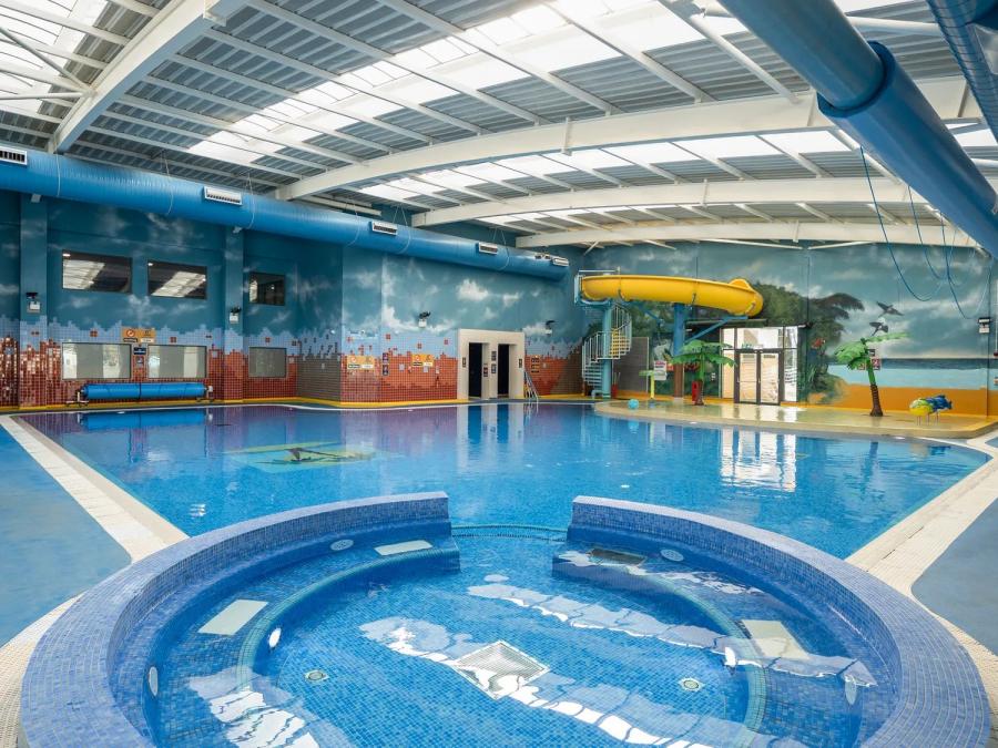 the indoor swimming pool at Billing Aquadrome