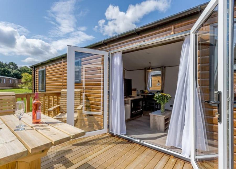 large lodges for holidays near Sherwood Forest