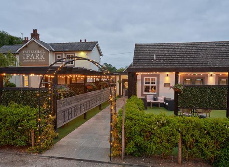 the reception area at dusk at Tattershall Lakes Country Park