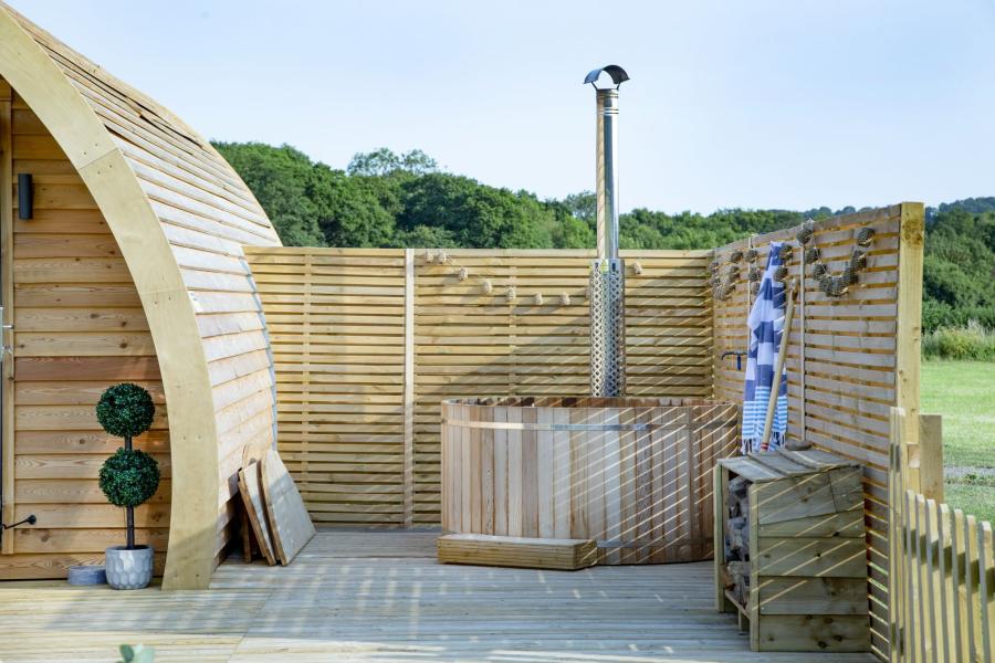 hot tub glamping pods, wells in somerset 