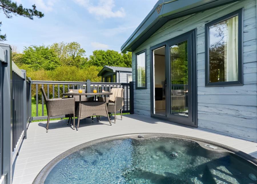 private hot tub accommodation cornwall