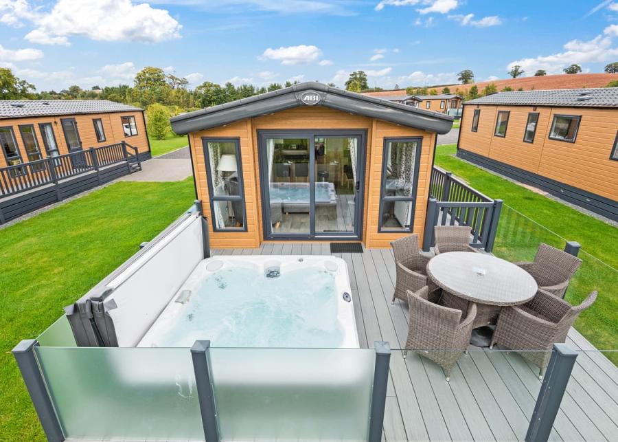 luxury caravans with hot tubs at Crealy Resort