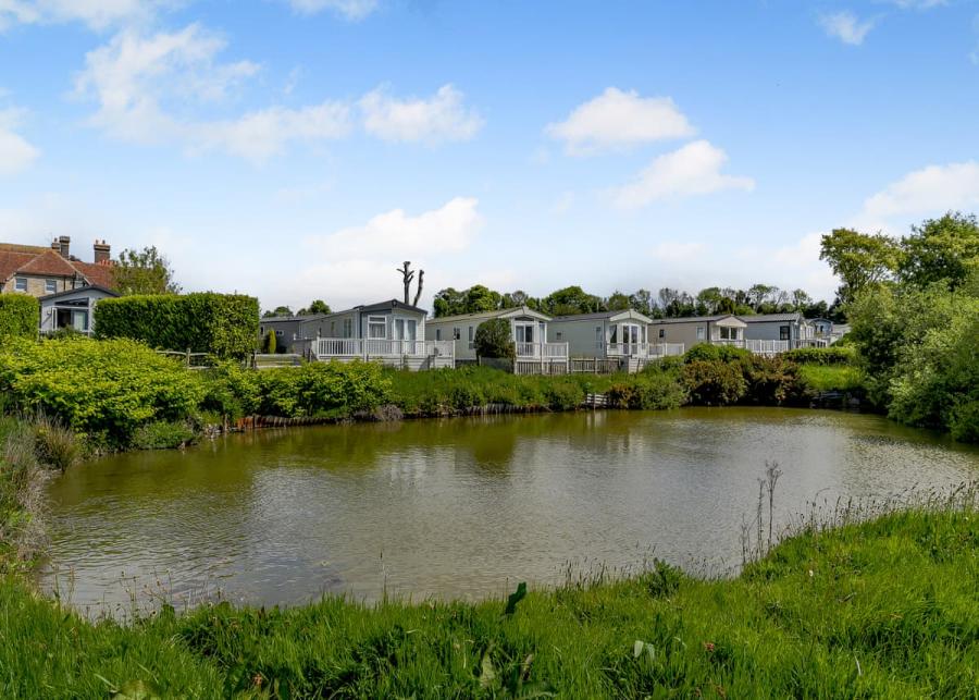 caravans with fishing at crowhurst park near battle in sussex