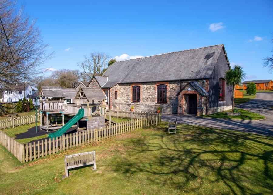 outdoor play area at doublebois holiday cornwall