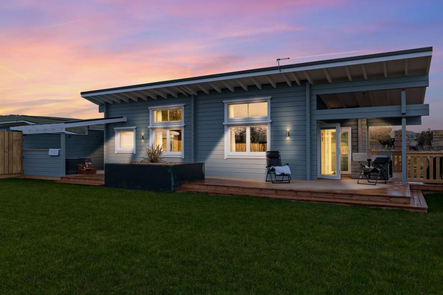luxury lodges at great field lodges in braunton, north devon 