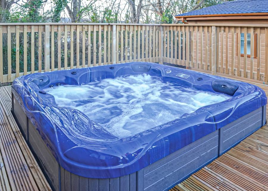 holiday caravans and lodges with hot tubs in Dawlish South Devon at Lady’s Mile Holiday Park