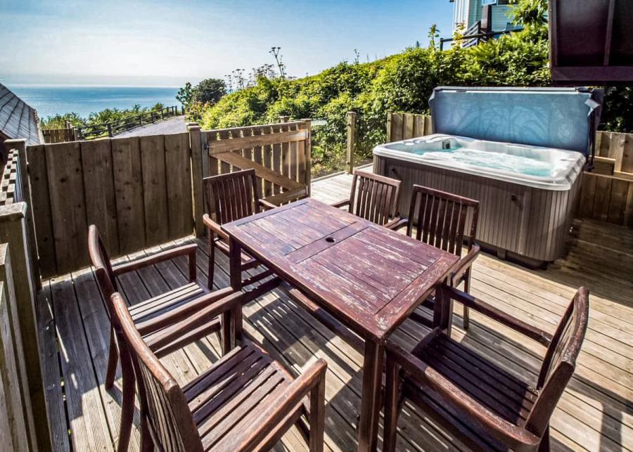 lodges with hot tubs in Dartmouth at Leonards Cove Holiday Park