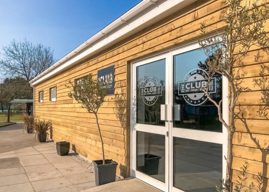 club at monkey tree holiday park for entertainment