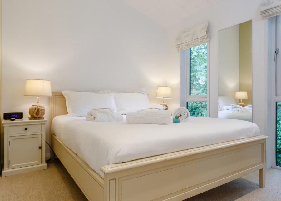 double bedroom at mullion cove coastal retreat