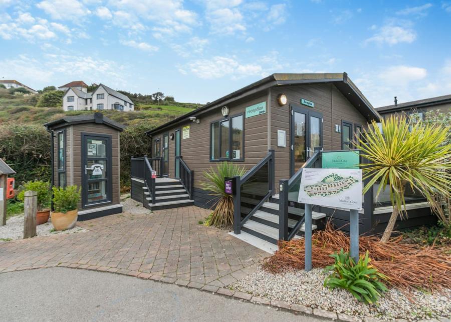 mullion cove coastal retreat cornwall