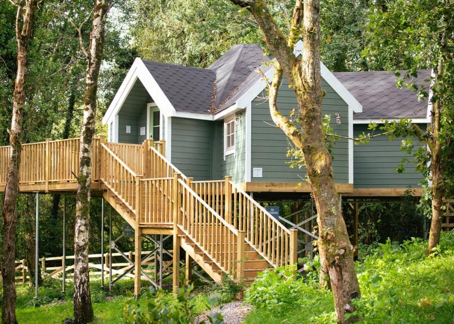 treetop lodges in Devon at Otter Falls
