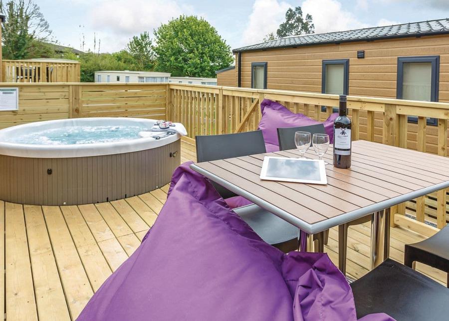 Primley Meadow Holiday Park luxury caravans with hot tubs in Paignton Devon