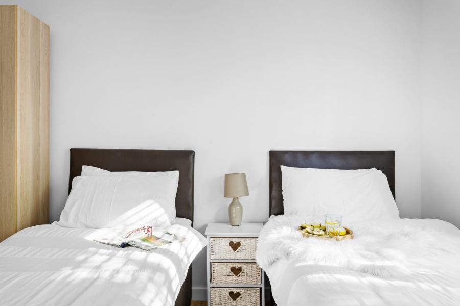 twin bedroom at somerton, somerset