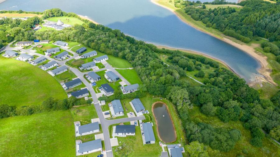 roadford lake exclusive lodges based in devon 