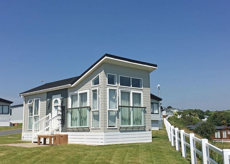 luxury holiday houses at sandymouth holiday resort cornwall
