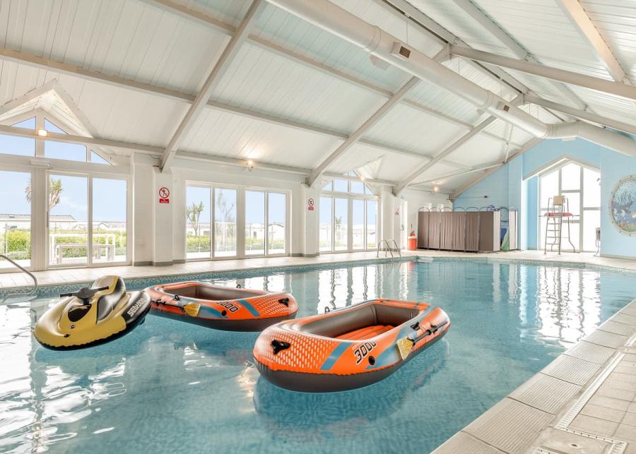 indoor swimming pool sandymouth holiday resort 