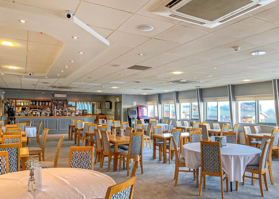 restaurant and bar area at shear barn holiday park 