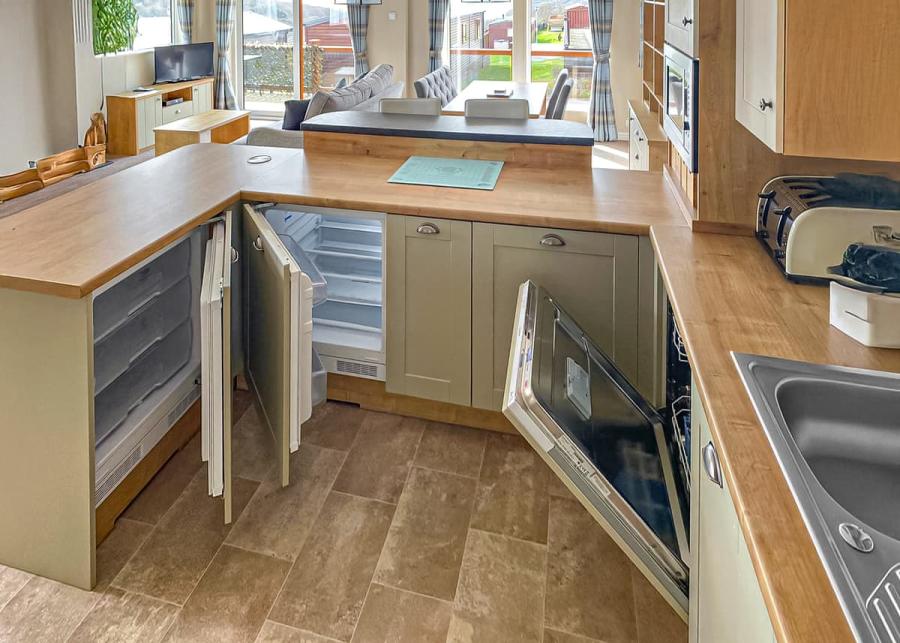 lodge fully equipped kitchen at shear barn holiday park 