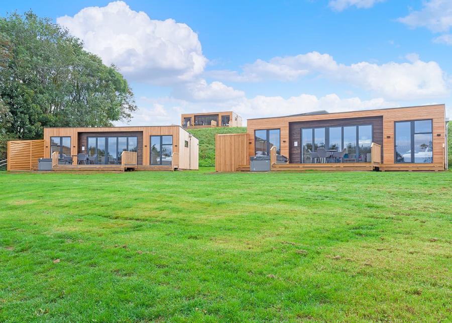 swanborough lakes luxury lodge holidays in sussex near lewes