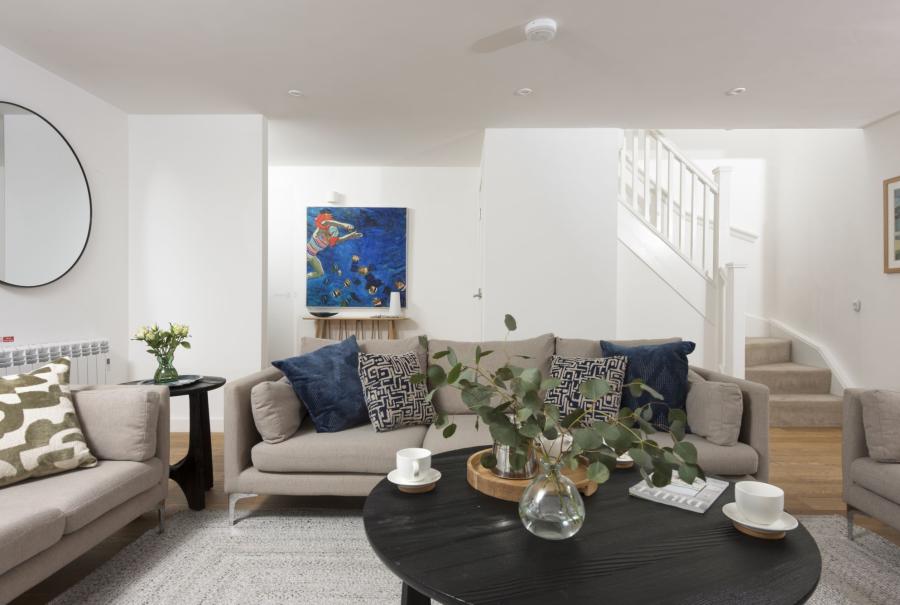 comfy living area in a luxury lodge in una st ives