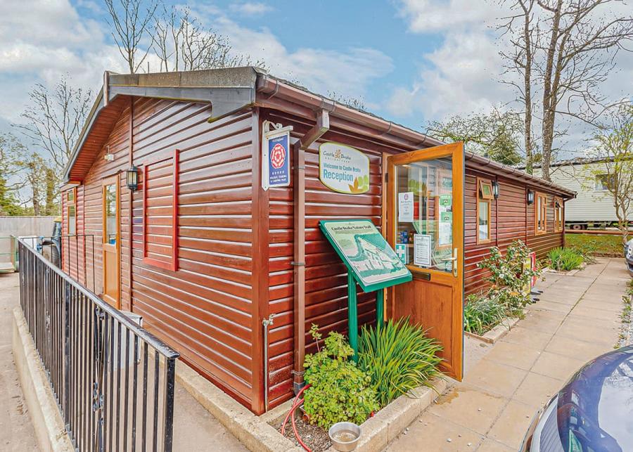 the reception at Woodbury Woods