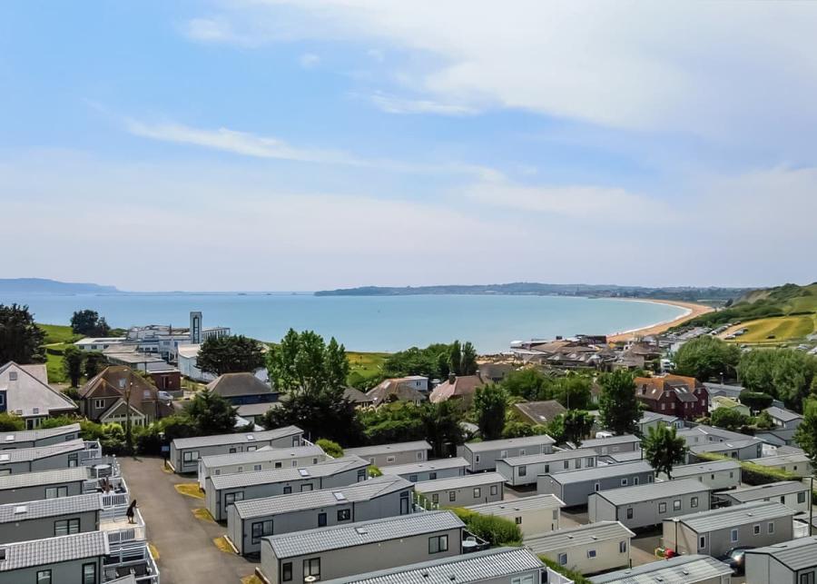 carvan and lodge holidays at bowleaze holiday park and spa dorset