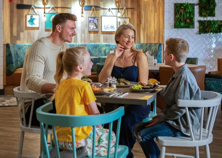 retaurant at bowleaze holiday park and spa