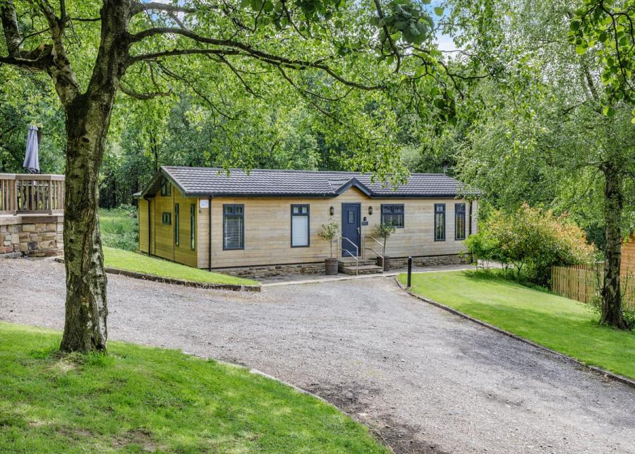 luxury lodge holidays at charlesworth lodge holiday park glossop