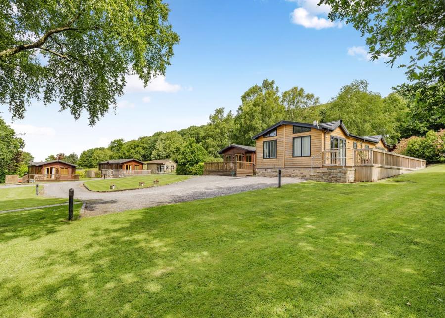 lodge breaks at harlesworth lodge holiday park in derbyshire