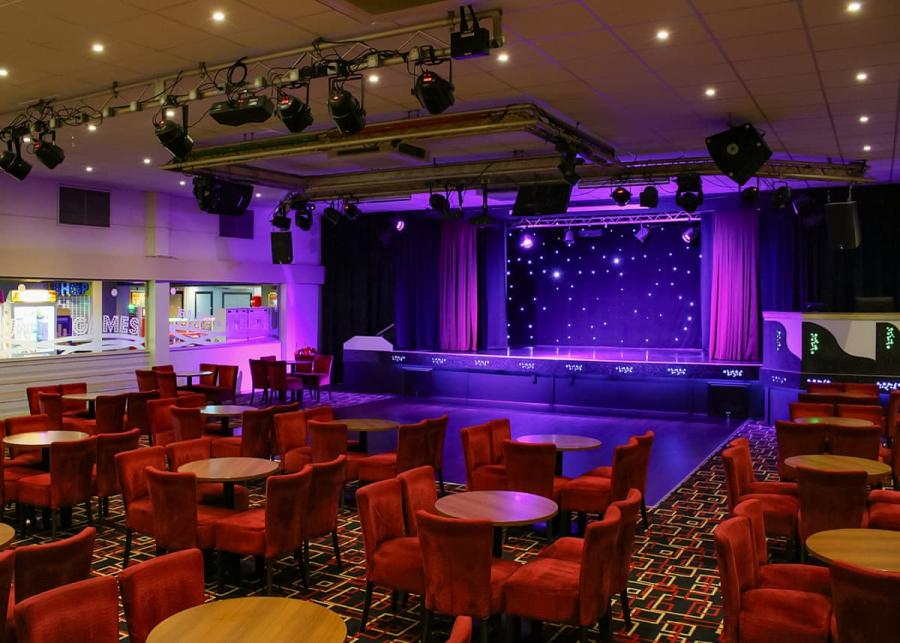 entertainment at chesil beach holiday park weymouth in dorset