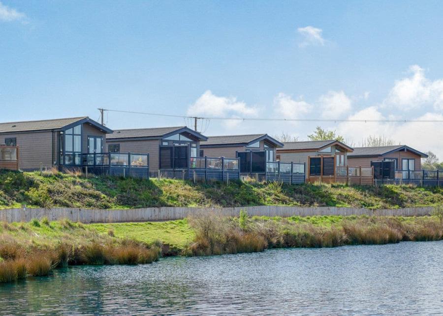 lodge breaks at croft farm water park gloucestershire