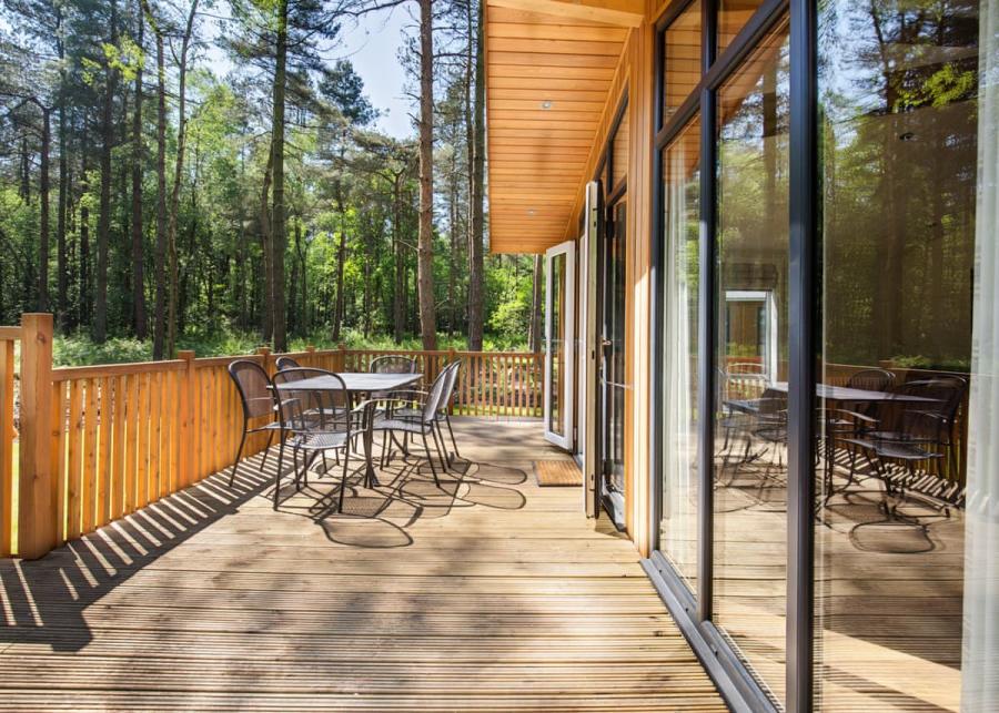 outdoor decking at darwins forest lodge park 