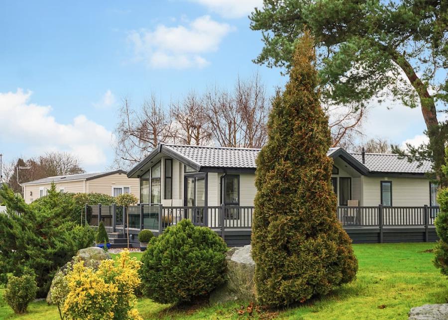 stunning lodge breaks with decking near chester