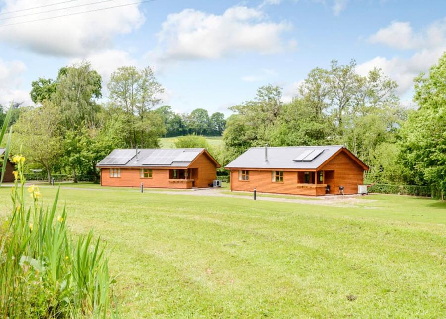 holiday lodges in a stunning setting in gloucestershire