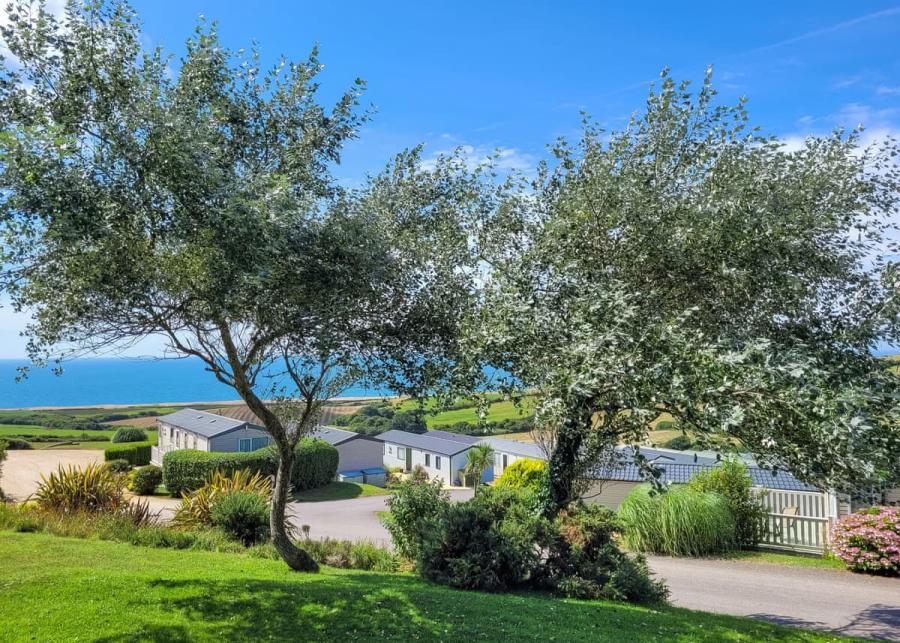 luxury caravan holidays at gorselands caravan park in dorchester